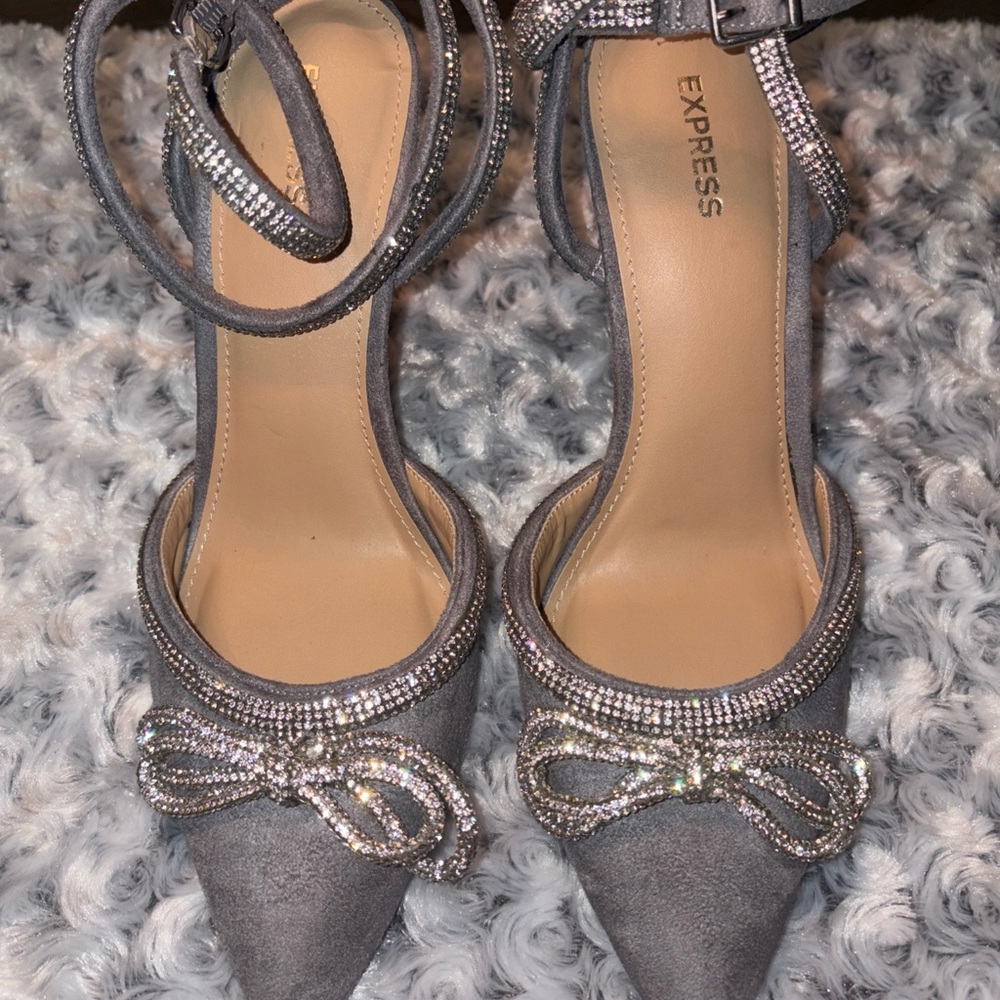 Express Silver and Gray Heels with Rhinestone Bow Detail size 9